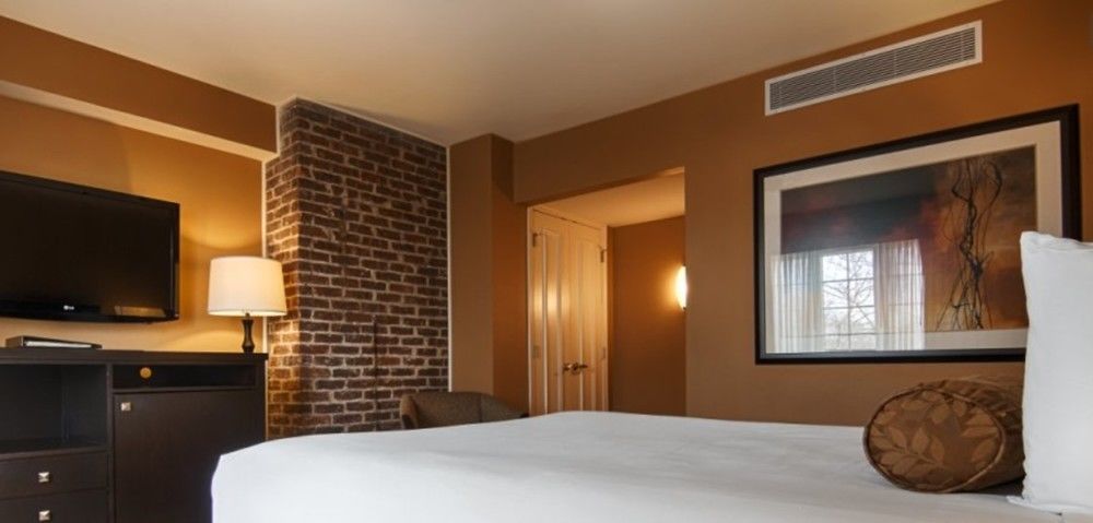 American Hotel Freehold Esterno foto